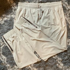 NWOT ZYIA Everywhere Zipper Joggers. Gray. Size M.